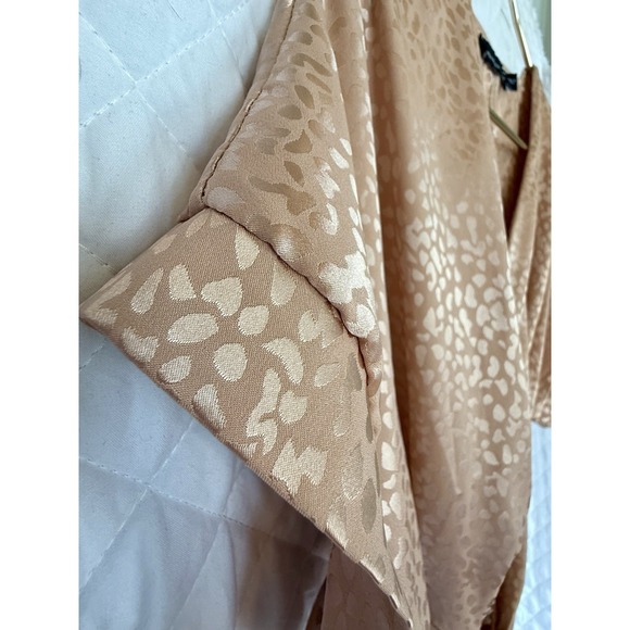 Silky Karen Millen Italian Jacquard Faux Wrap Luxe Mini Dress Pink Leopard Sz 2 - Picture 6 of 16